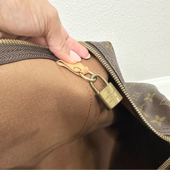 Louis Vuitton Keepall Bandoulière 55 Monogram Large Travel Bag - Picture 13 of 15